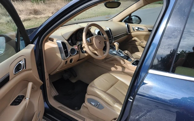 Porsche Cayenne cena 80000 przebieg: 230000, rok produkcji 2013 z Sochaczew małe 106